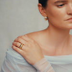 Daphine Ella ring in gold and zirconias