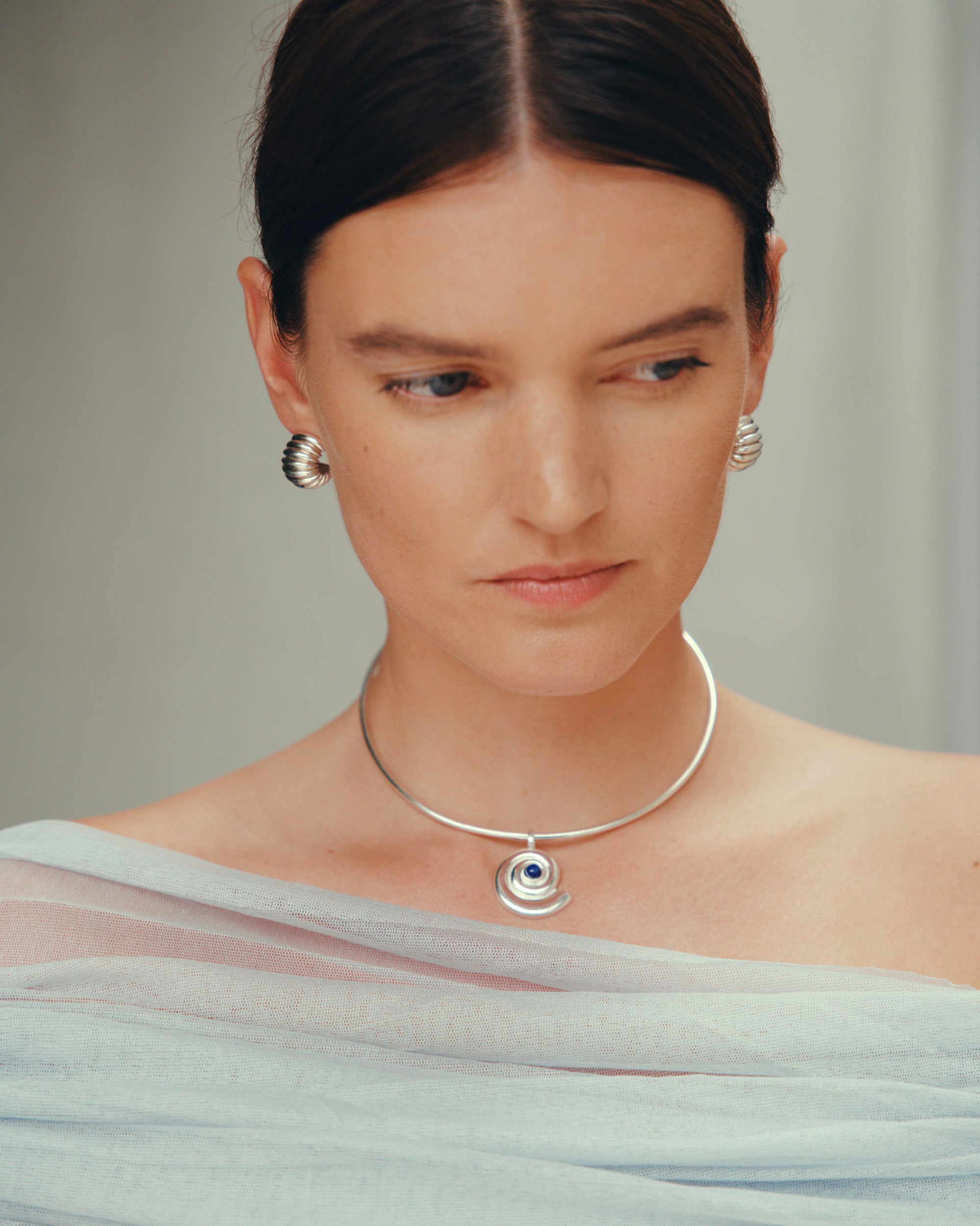 Daphine Clara hoops in silver and Agathe necklace in silver