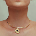 Daphine Agathe chocker necklace in gold with Lapis Lazuli