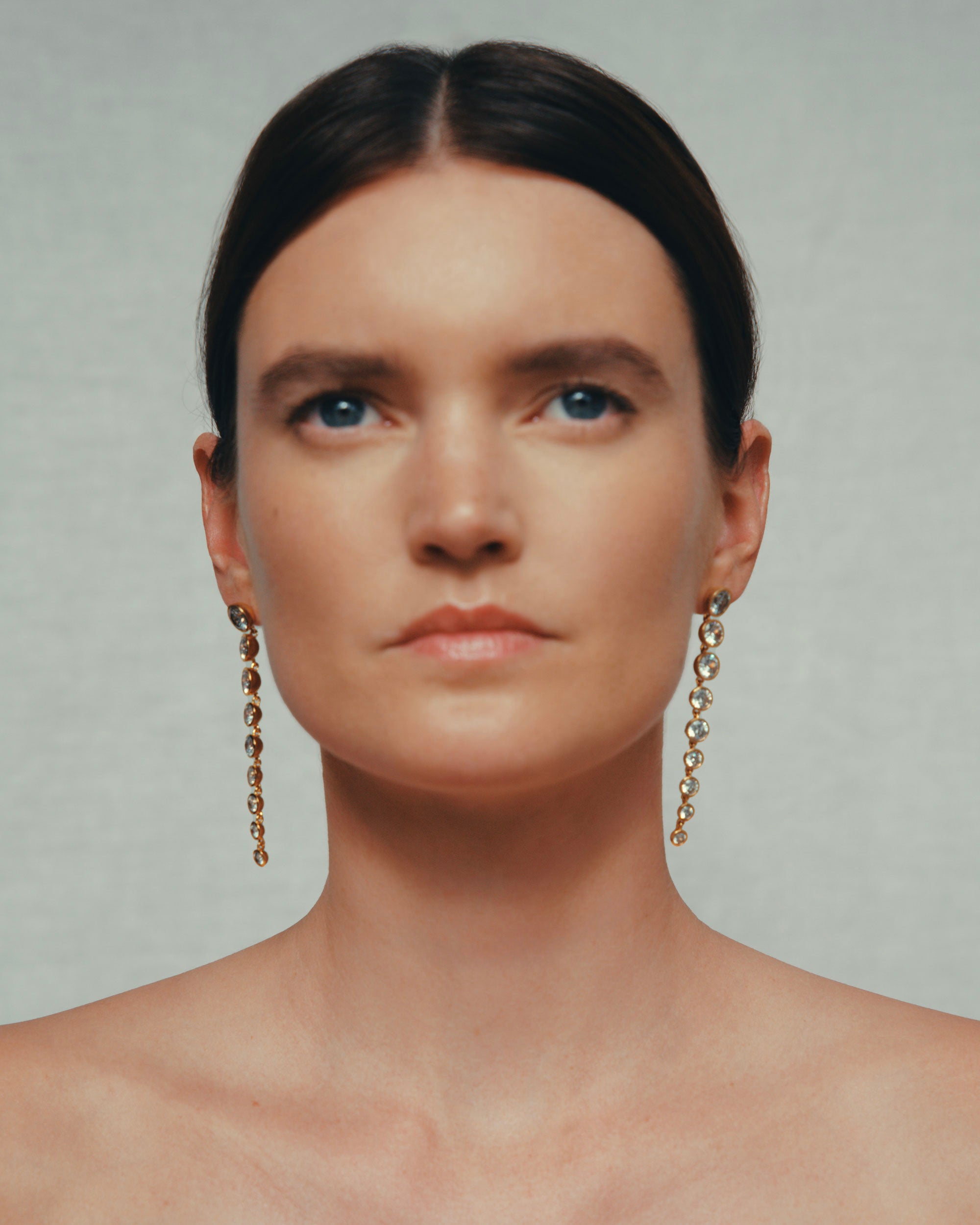 Daphine Cleo earrings in gold with zirconia stones