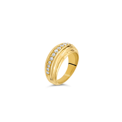 Daphine Ella ring in gold and zirconias