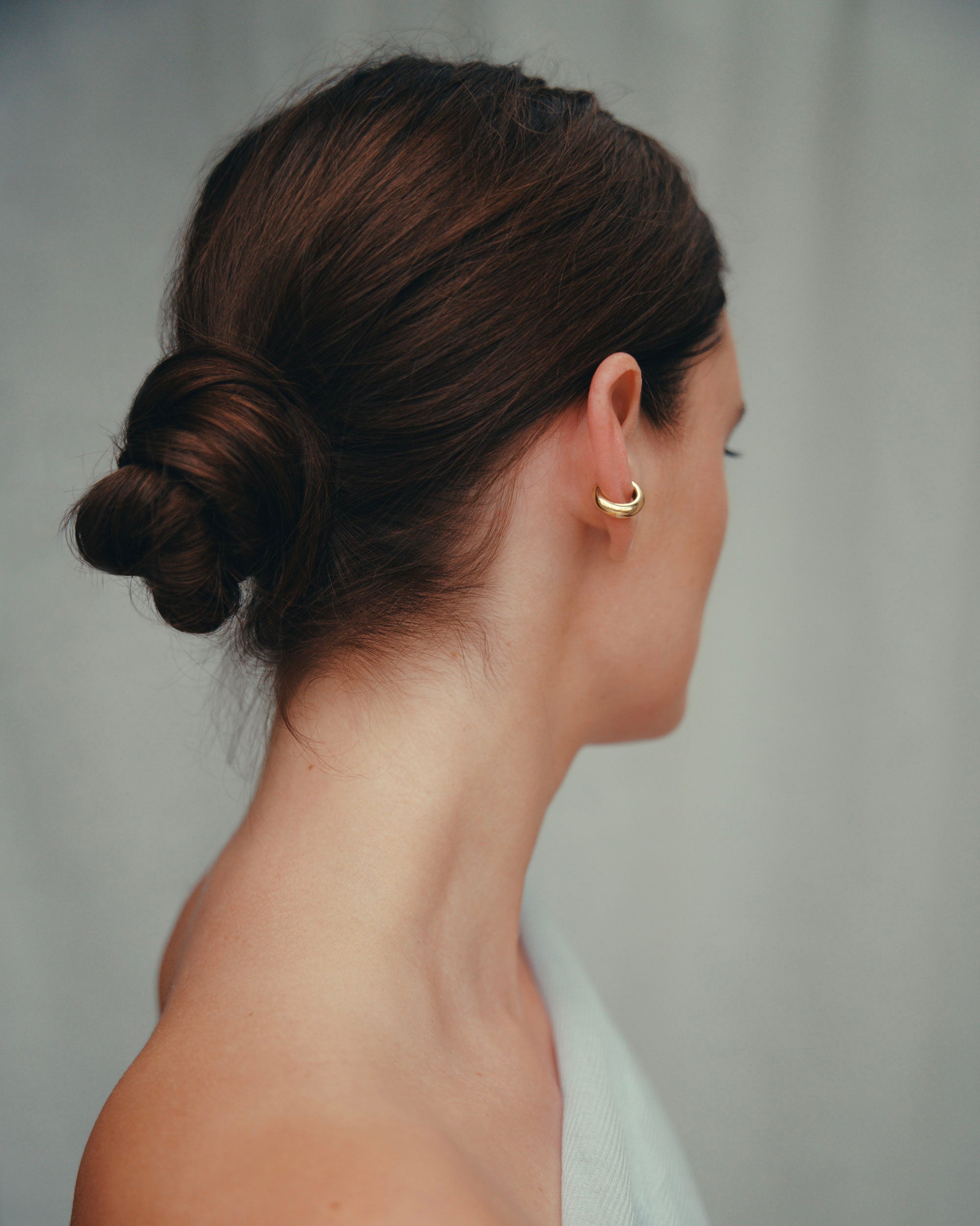 Daphine Maia ear cuff earring in gold